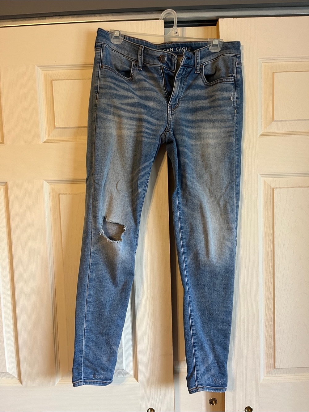 American Eagle Outfitters Women’s Blue Distressed Skinny Jeans